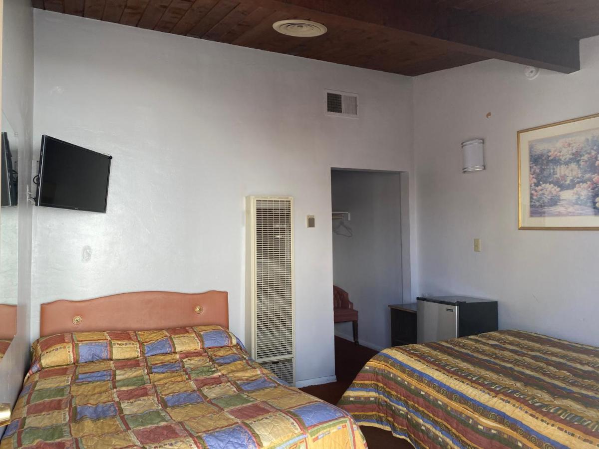 טהאצ'פי Santa Fe Motel מראה חיצוני תמונה