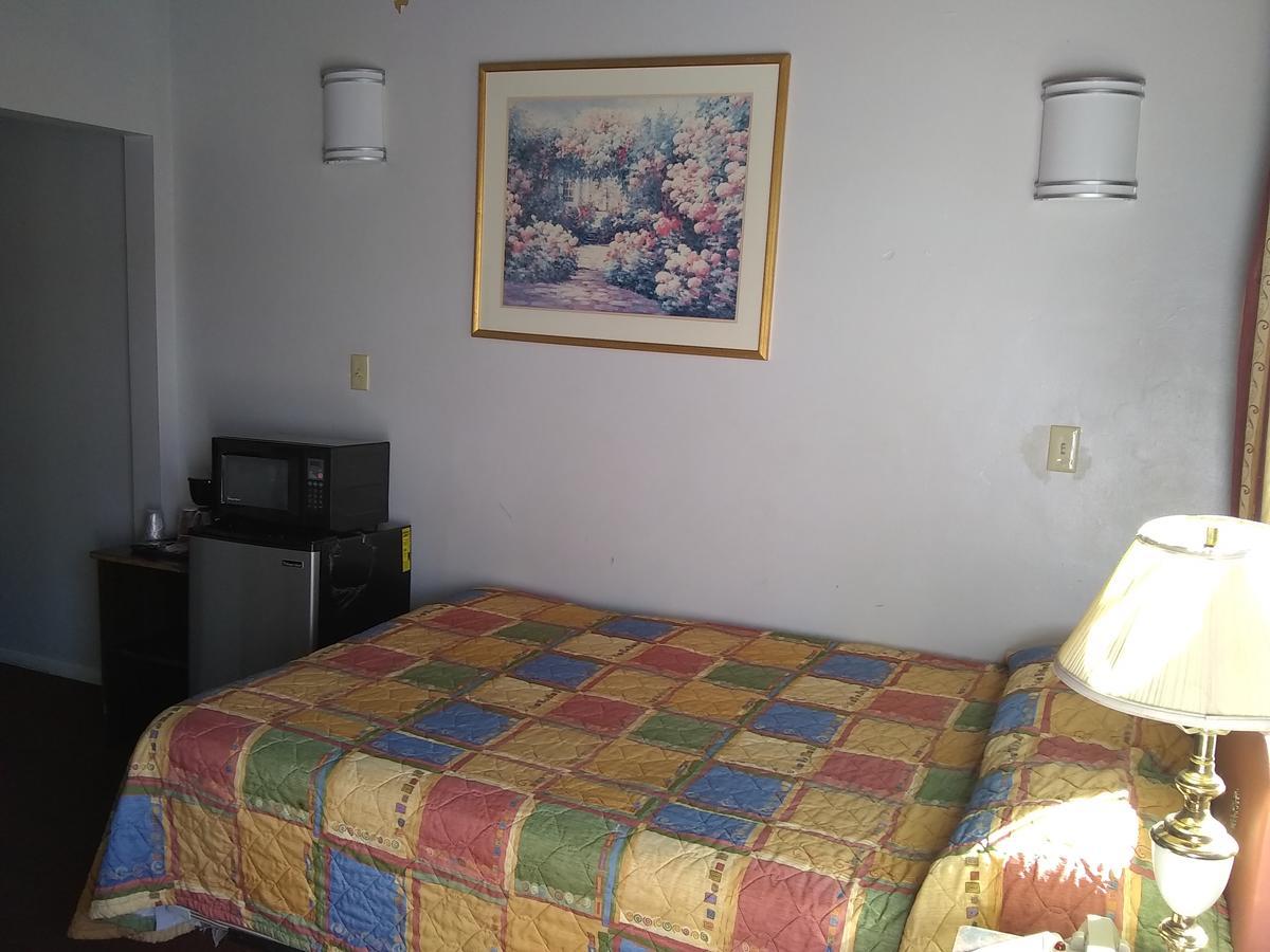 טהאצ'פי Santa Fe Motel מראה חיצוני תמונה