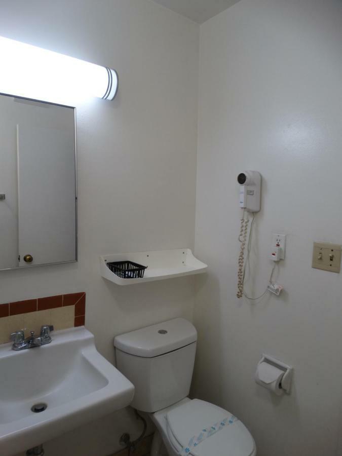 טהאצ'פי Santa Fe Motel מראה חיצוני תמונה